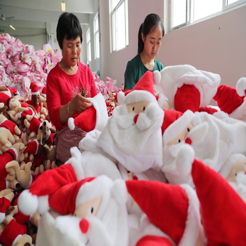 X'mas decor recovers, but uncertainties still linger